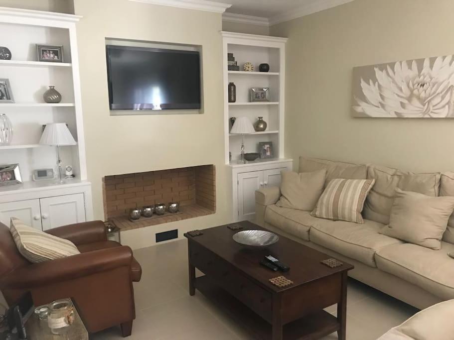 Villa Oleander Agios Nikolaos Loutra Edipsou Екстериор снимка