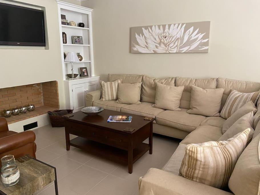 Villa Oleander Agios Nikolaos Loutra Edipsou Екстериор снимка